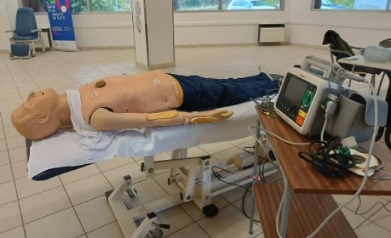 cemec-sanmarino en pediatric-first-aid-primary-schools-defibrillator 013